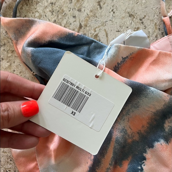 BEBE SATIN COWL NECK WRAP DRESS WATERCOLOR PRINT MULTI Selfie Leslie - Picture 5 of 6